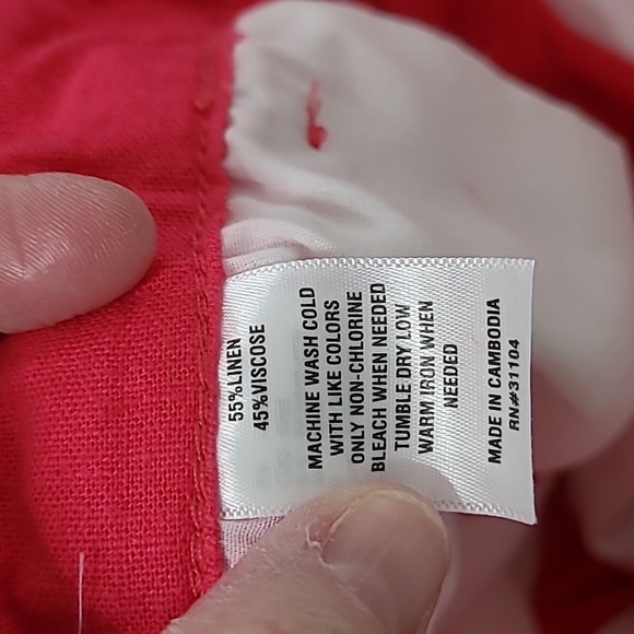 Crown & Ivy Fuchsia Linen Blend Paper Bag Waist Shorts size 4 - Picture 4 of 9